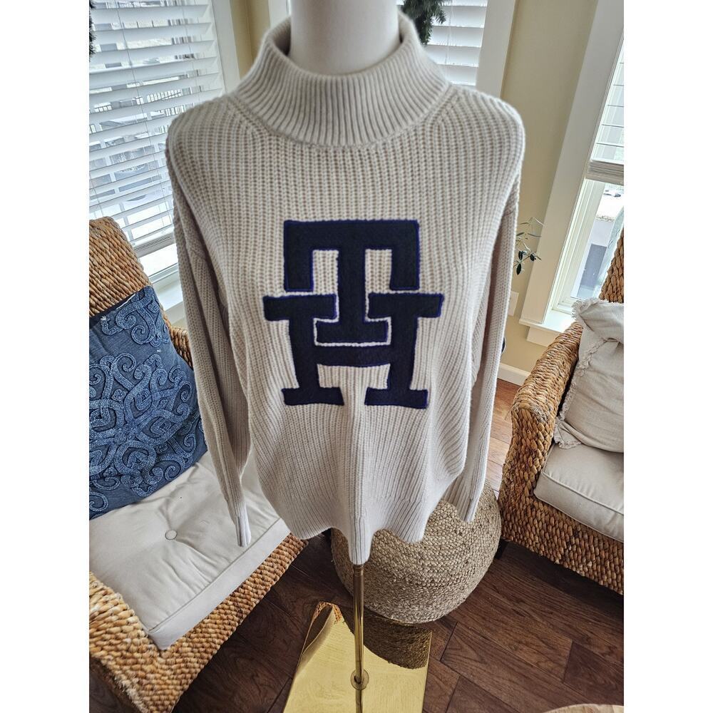 Tommy Hilfiger Monogrammed Applique Relaxed Sweater‎ Size S Preppy